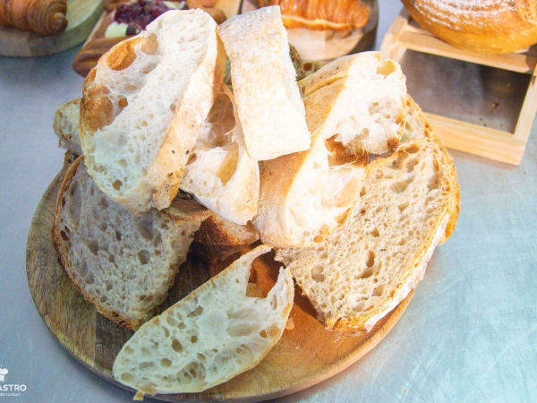 Săcele, Brașov: Maiaua sălbatică în produse de panificație